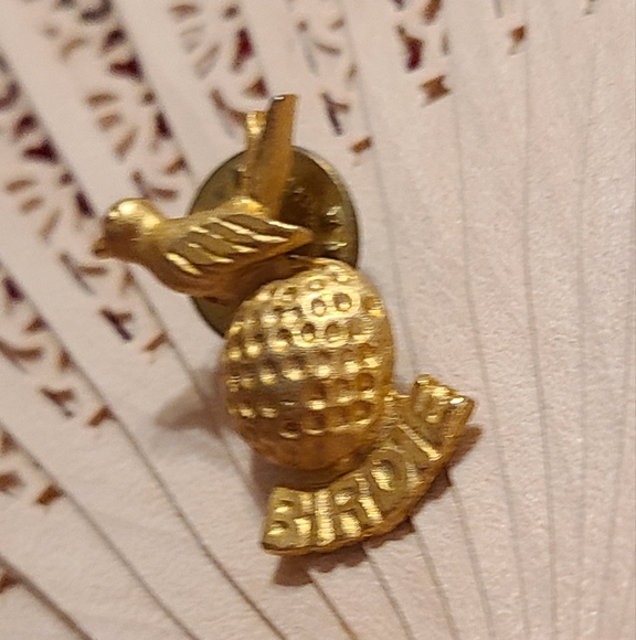 Gold Birdie Brooch Super Nice - Picture 2 of 6